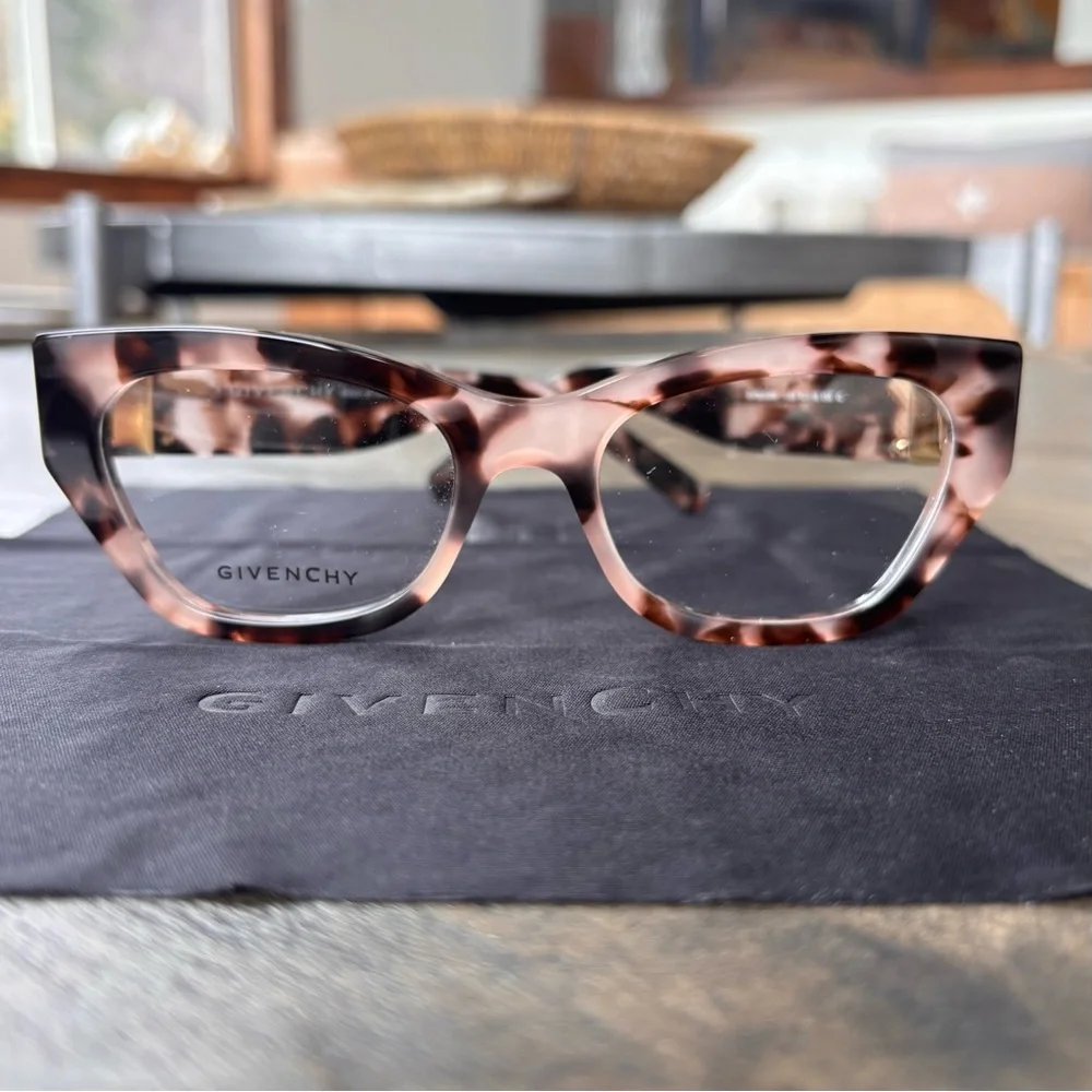 GIVENCHY GV50059 NWT Tortoiseshell Eyeglasses 52-18-135 Gold Logo Frames NEW